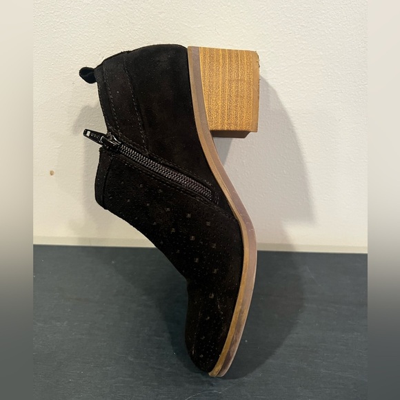 Sonoma Black Suede Ankle Booties with Chunky Heel/size 6 - Picture 11 of 12